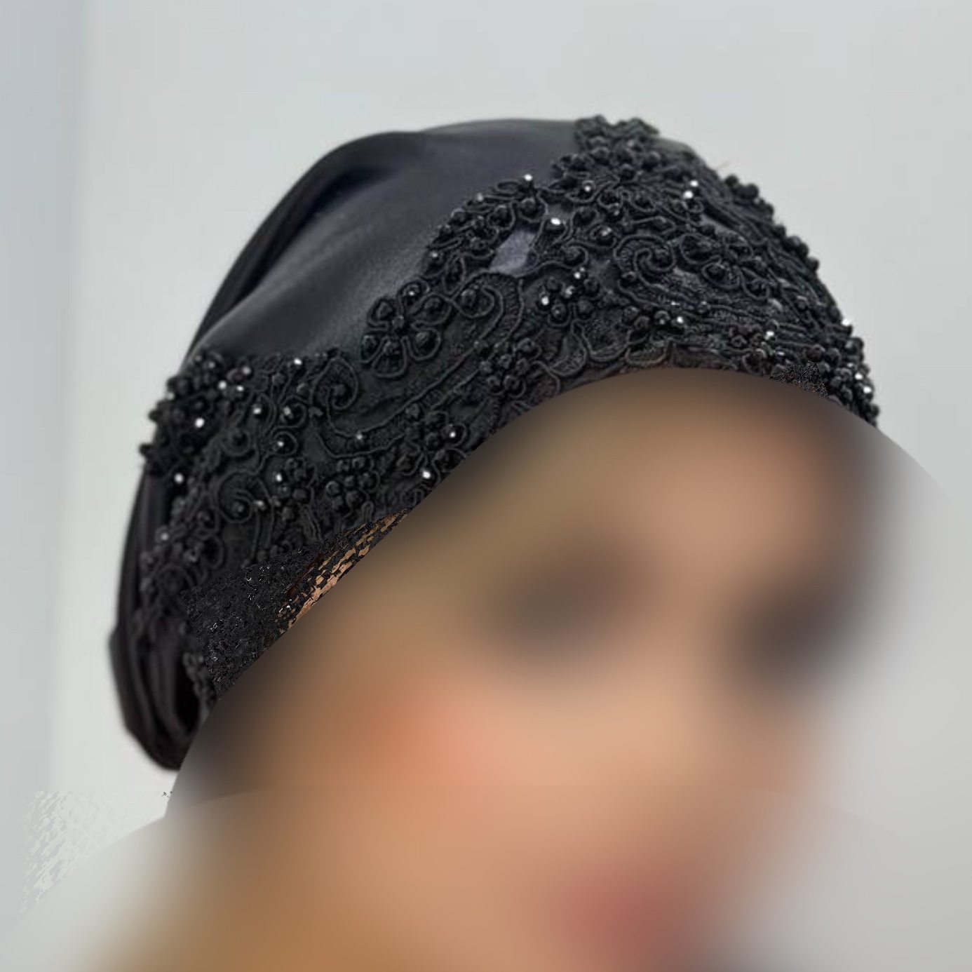 توربان زنانه مجلسی جواهر دوزی شده مشکی و سفید