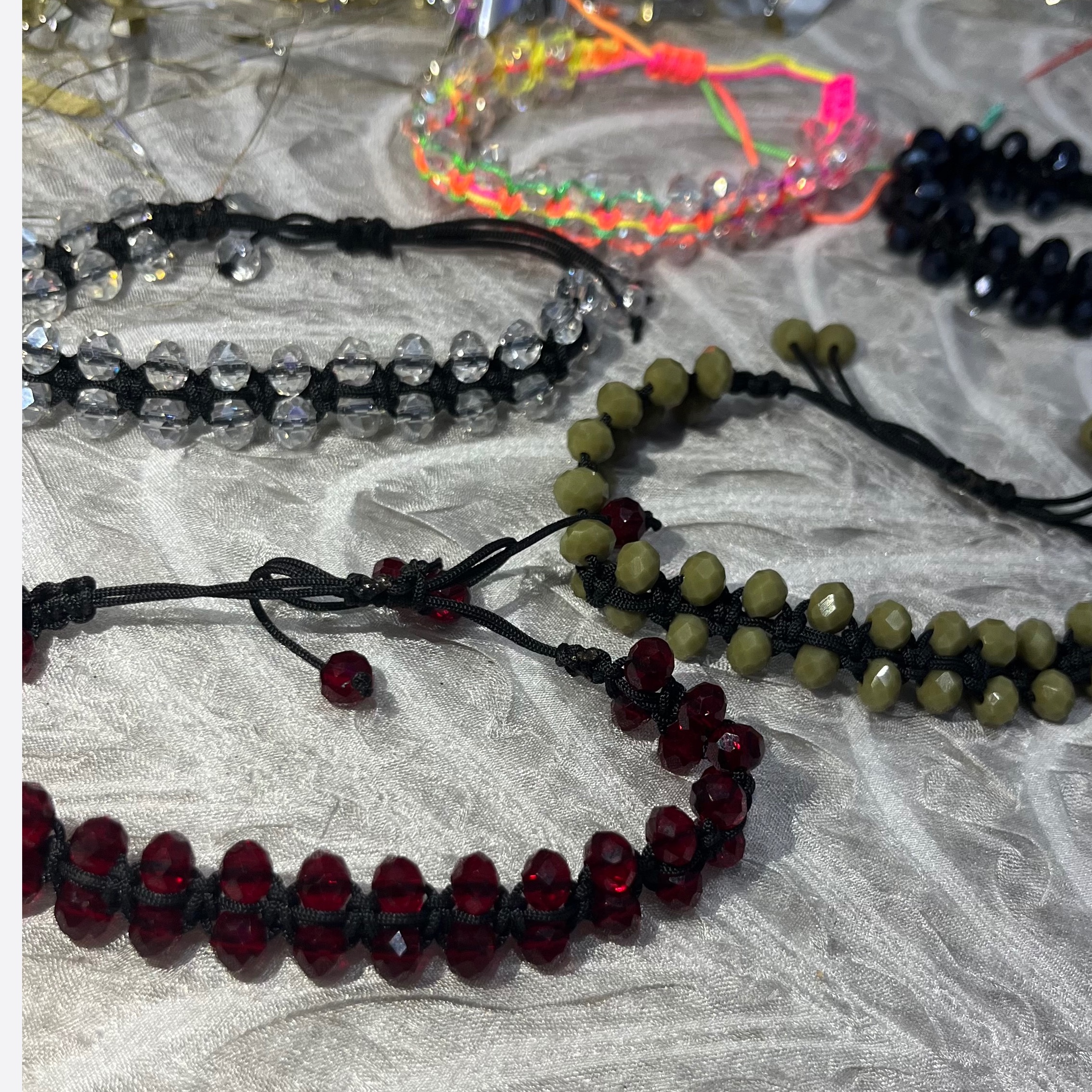 دستبند دخترانه گره ای سنگ طبیعی مدل پینترستی