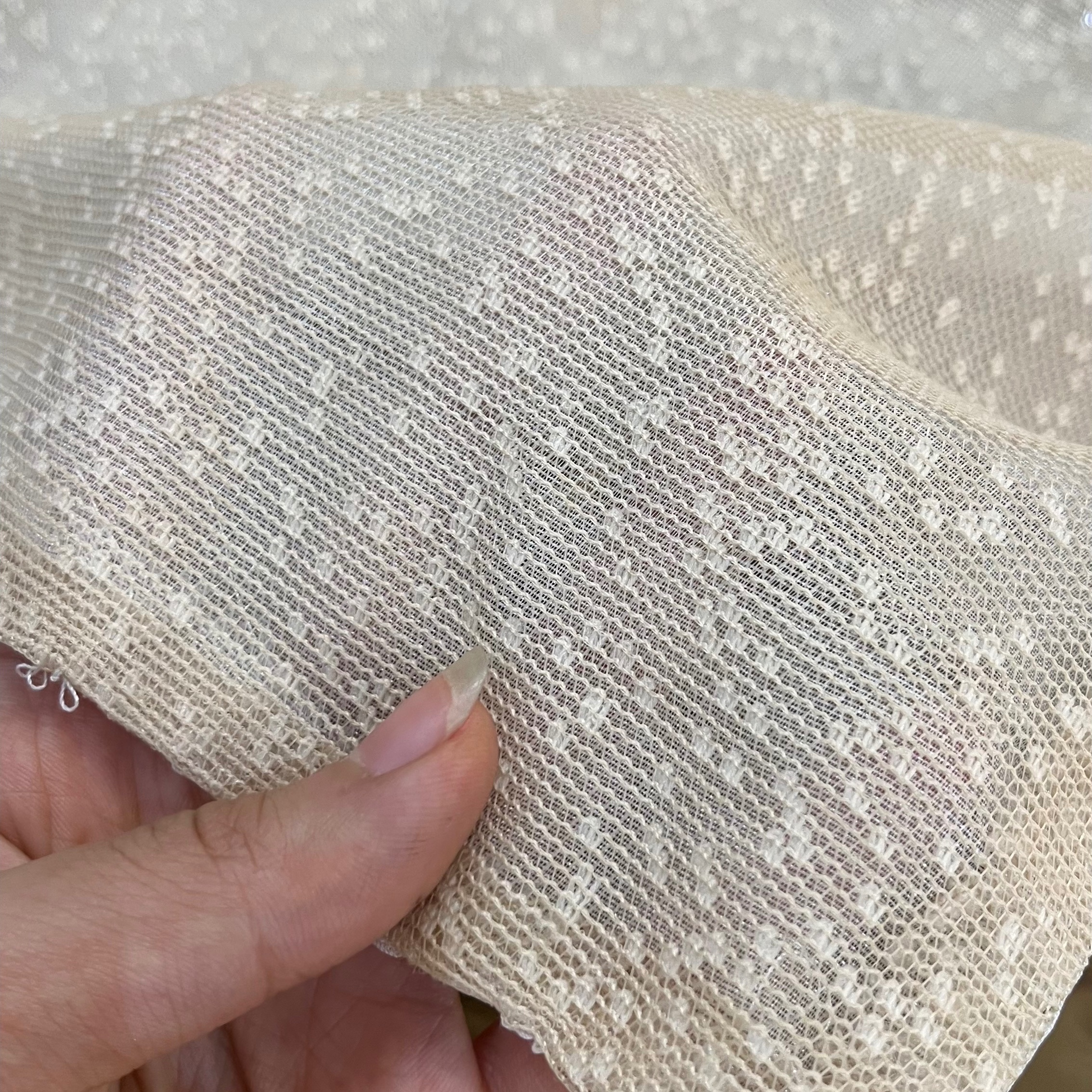 رومیزی ساده استر دار کرمی