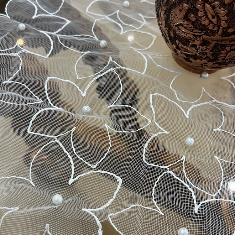 رومیزی مروارید دار شیک سفید