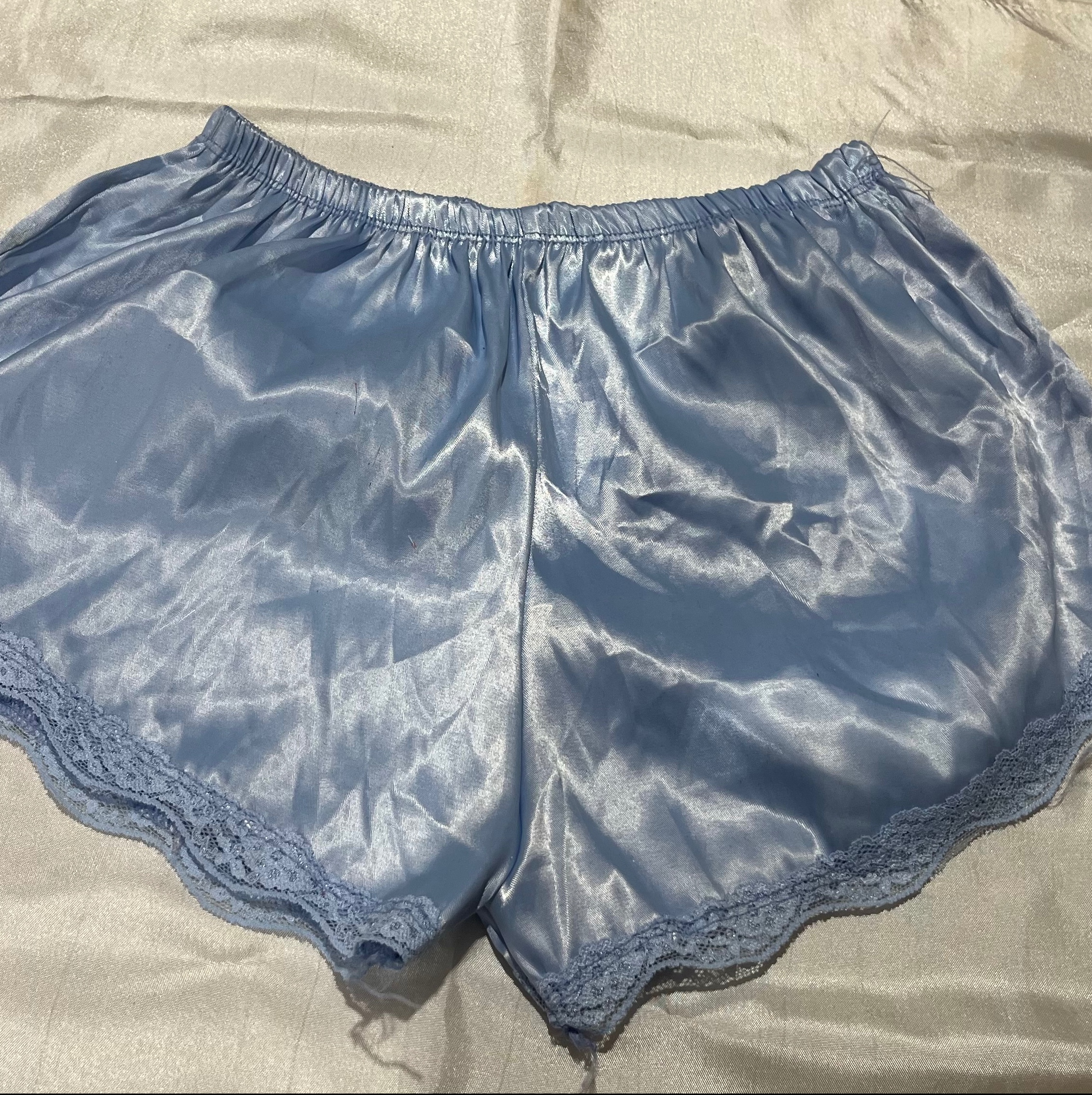 شورتک لباس خواب ساتن شیک ابی اسمانی